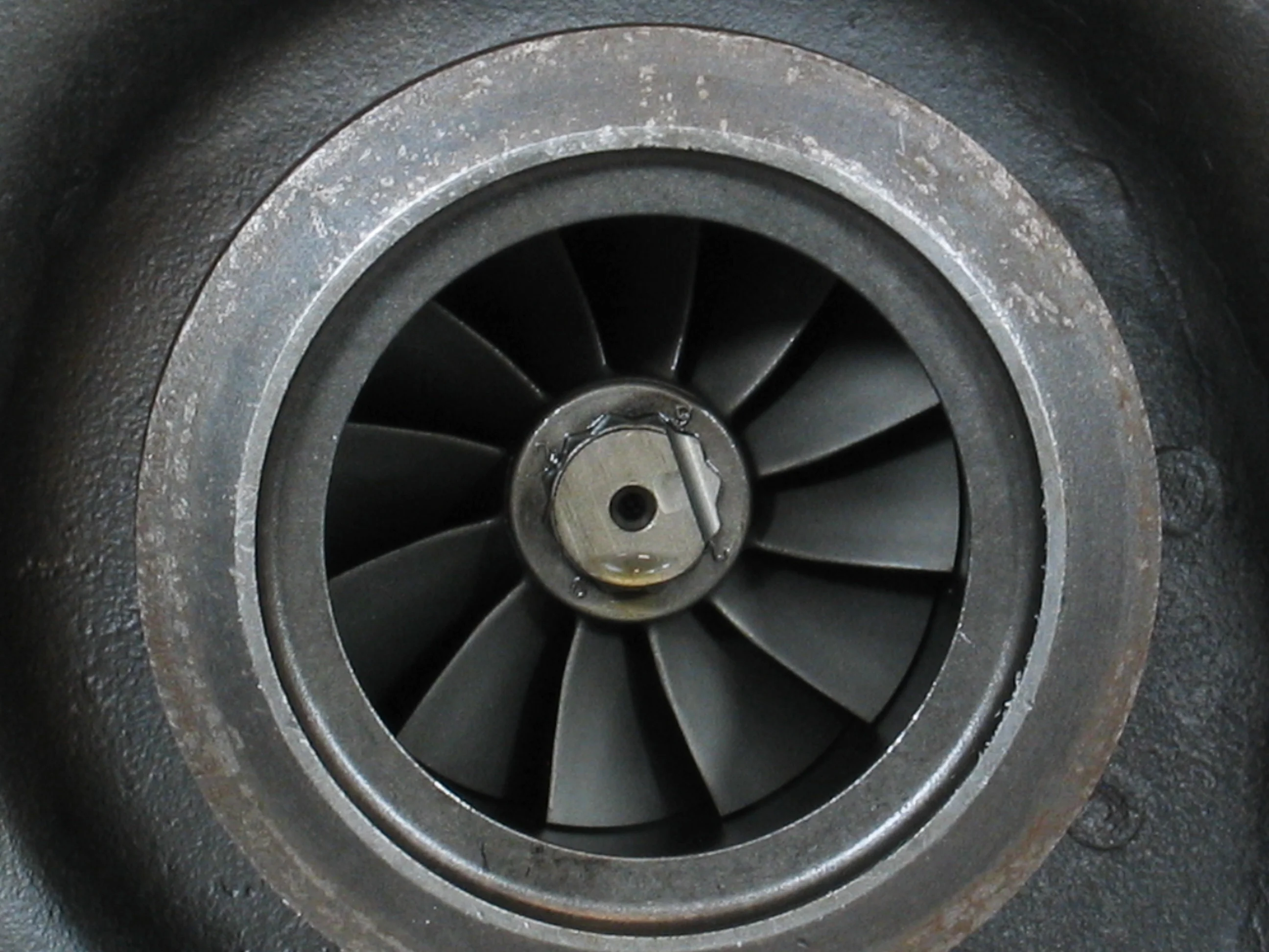 HE551V Turbocharger Volvo Freightliner Cummins ISX Diesel Engine 2881993 3768263 - Image 3