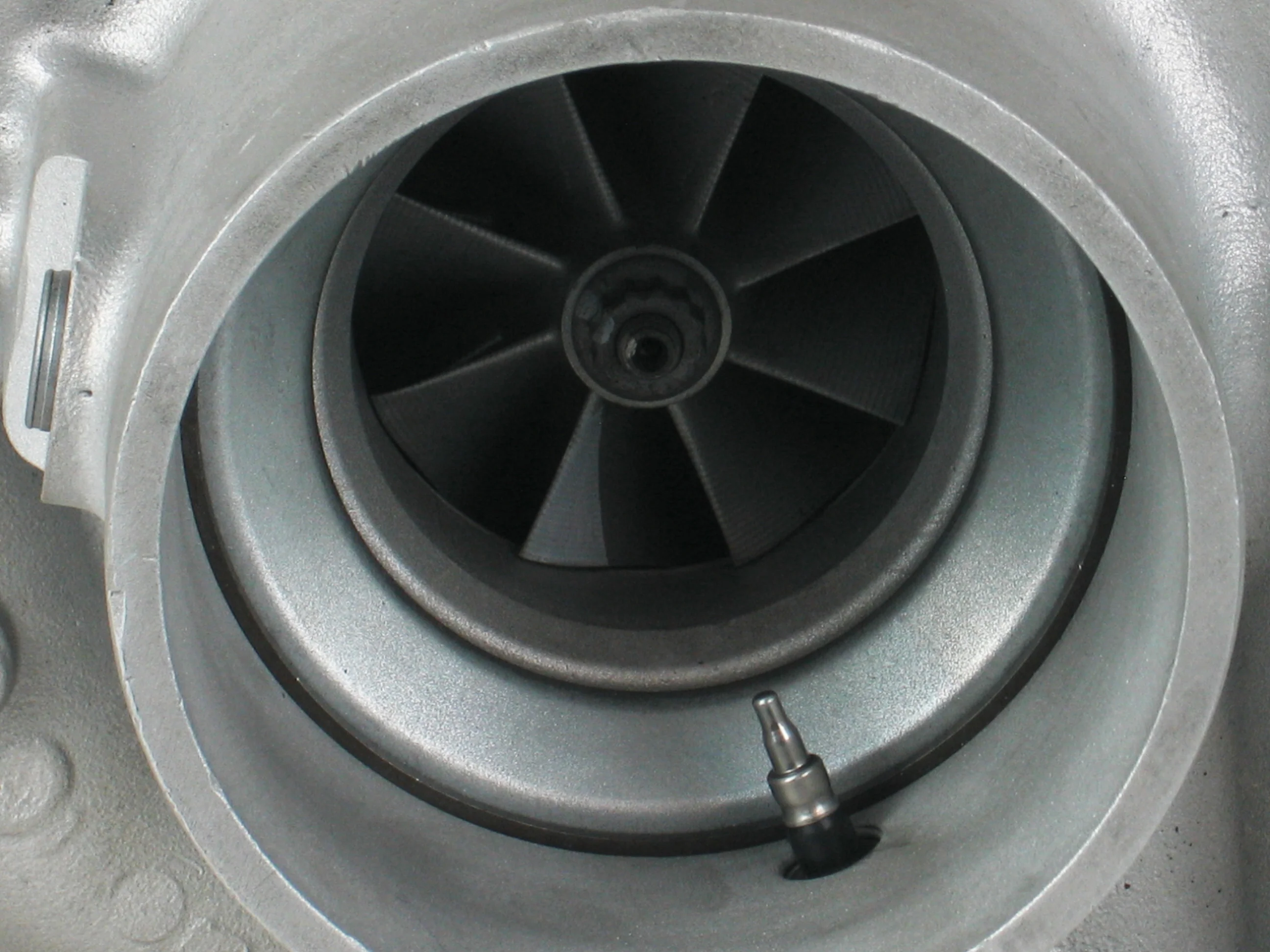 HE551V Turbocharger Cummins Signature ISX QSX15 Engine 4043225 4045752 - Image 2