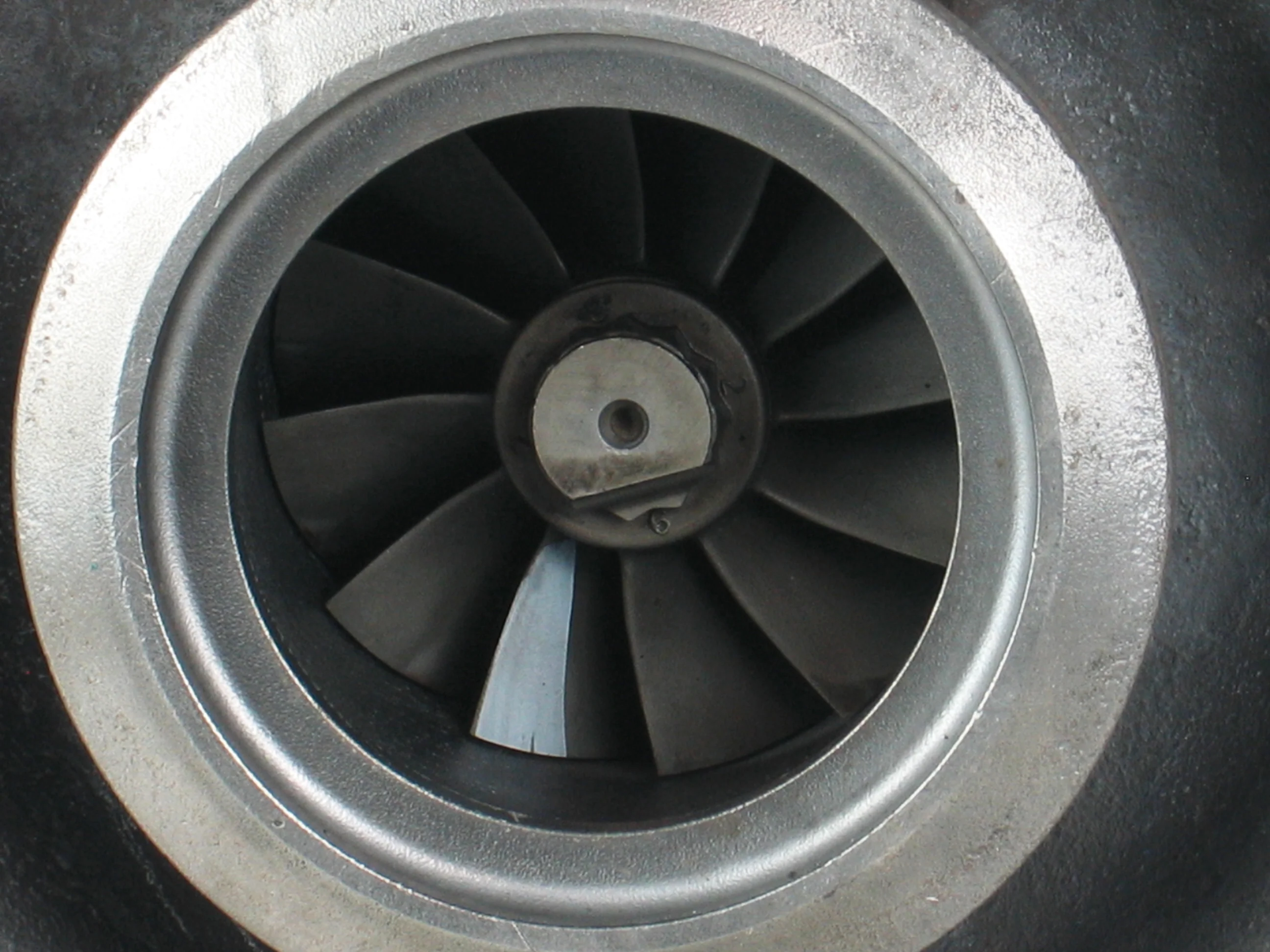 HE551V Turbocharger Cummins Signature ISX QSX15 Engine 4043225 4045752 - Image 4